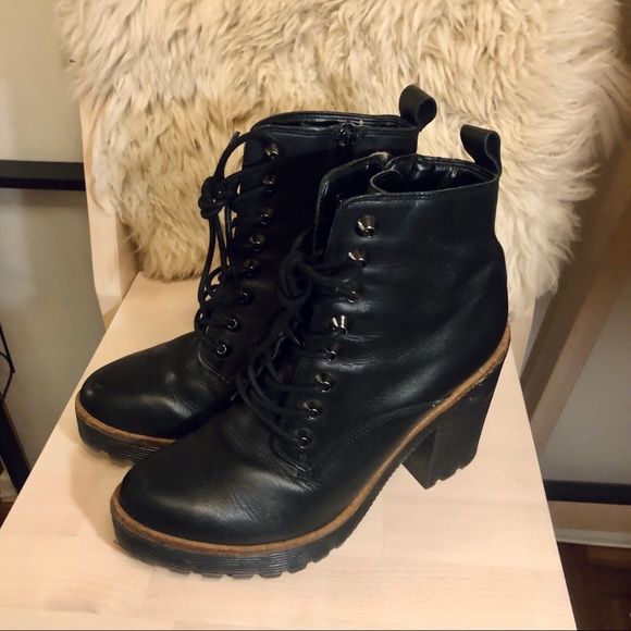 ALDO Lace Up Black Booties - Picture 2 of 3